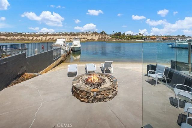 264 Mayflower, Newport Beach, CA 92660