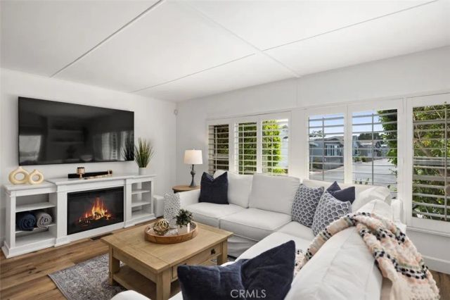 264 Mayflower, Newport Beach, CA 92660