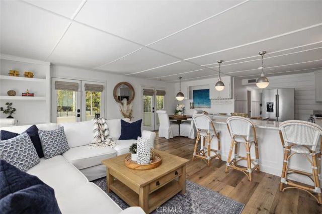 264 Mayflower, Newport Beach, CA 92660