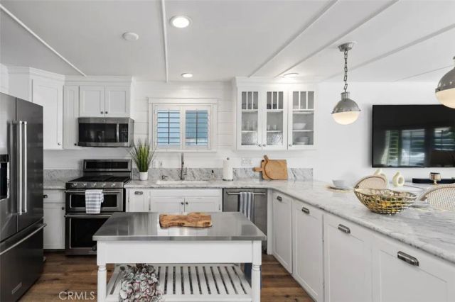 264 Mayflower, Newport Beach, CA 92660