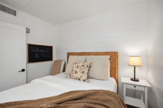 264 Mayflower, Newport Beach, CA 92660