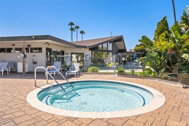 264 Mayflower, Newport Beach, CA 92660