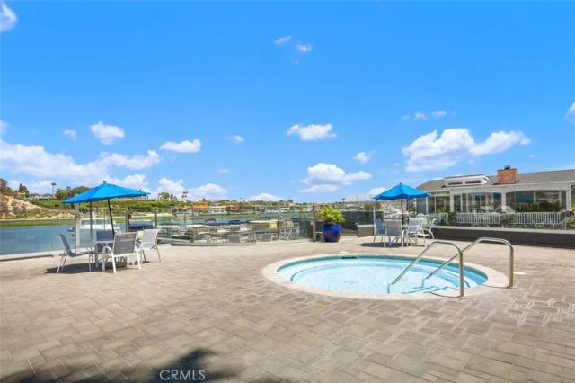 264 Mayflower, Newport Beach, CA 92660