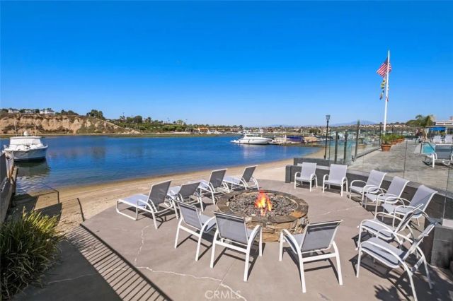 264 Mayflower, Newport Beach, CA 92660