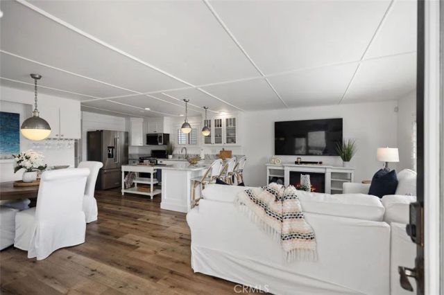 264 Mayflower, Newport Beach, CA 92660