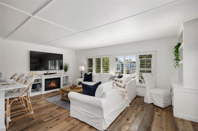 264 Mayflower, Newport Beach, CA 92660
