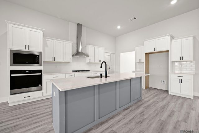 7226 Brook Hollow Drive, Zachary, LA 70791