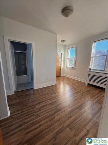 500 Belfast Road 1, Plainfield Twp, PA 18064