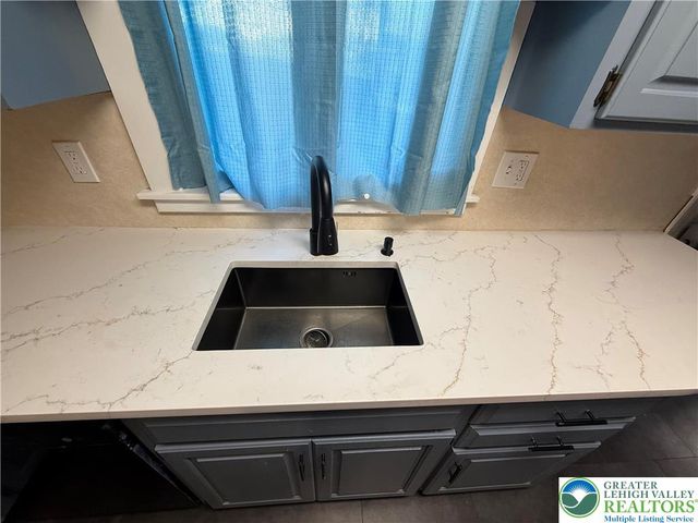 500 Belfast Road 1, Plainfield Twp, PA 18064