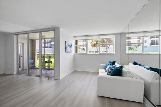 1239 Hillsboro Mile 105, Hillsboro Beach, FL 33062