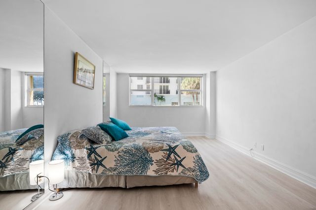 1239 Hillsboro Mile 105, Hillsboro Beach, FL 33062