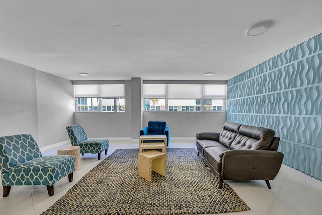 1239 Hillsboro Mile 105, Hillsboro Beach, FL 33062