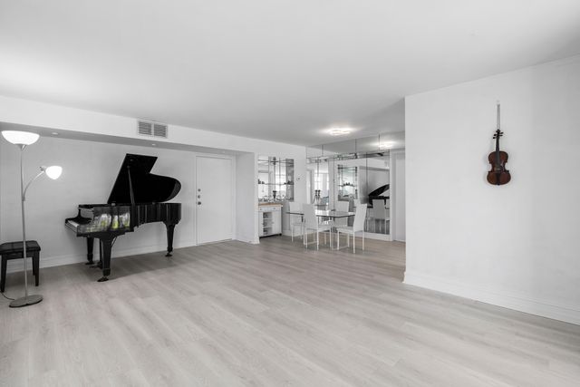 1239 Hillsboro Mile 105, Hillsboro Beach, FL 33062