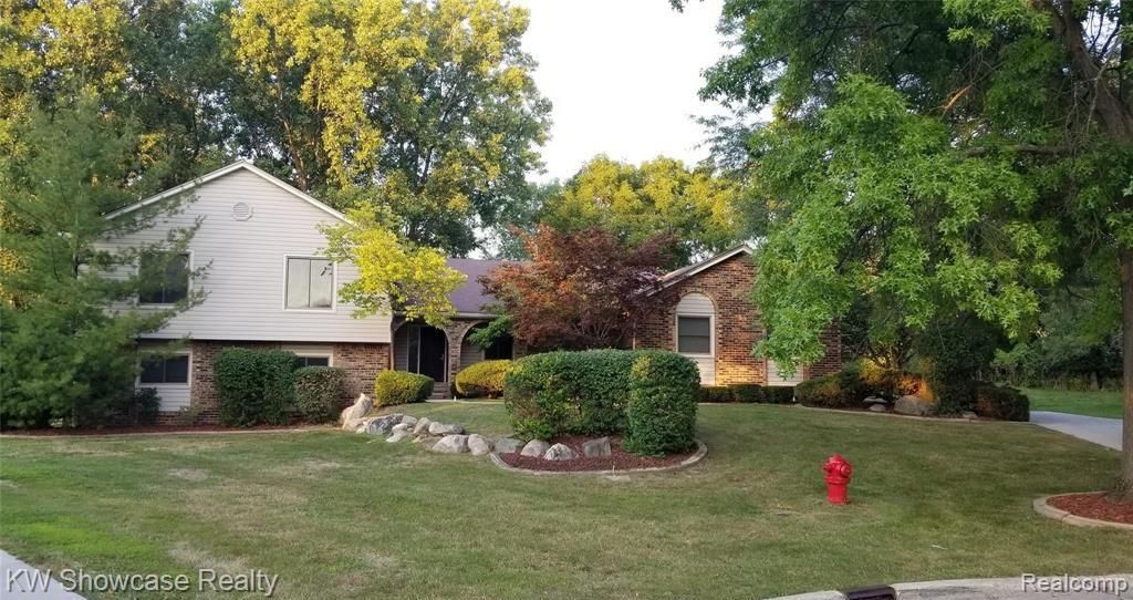 1728 Hiview Court, Bloomfield Hills, MI 48302