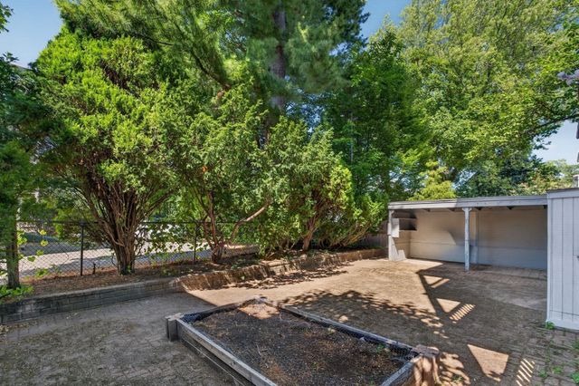 7 Richard Ave 3, Cambridge, MA 02140