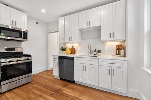 7 Richard Ave 3, Cambridge, MA 02140