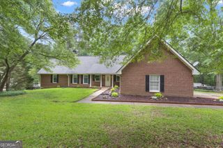 190 Willow Lake Lane, Sharpsburg, GA 30277