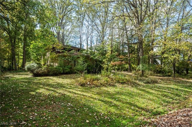 285 Skylane Drive, Northfield, OH 44067