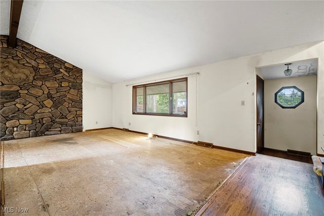 285 Skylane Drive, Northfield, OH 44067