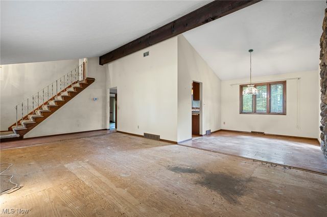 285 Skylane Drive, Northfield, OH 44067