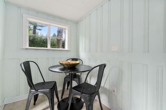 19 New Hampshire Avenue, Natick, MA 01760