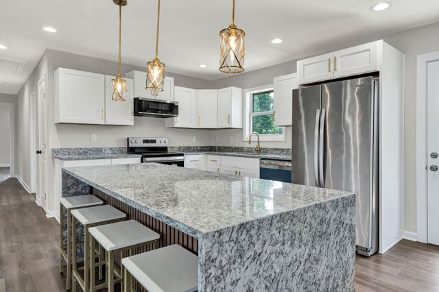 8164 Holly Crest Drive, Chattanooga, TN 37421