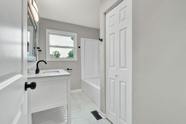 8164 Holly Crest Drive, Chattanooga, TN 37421
