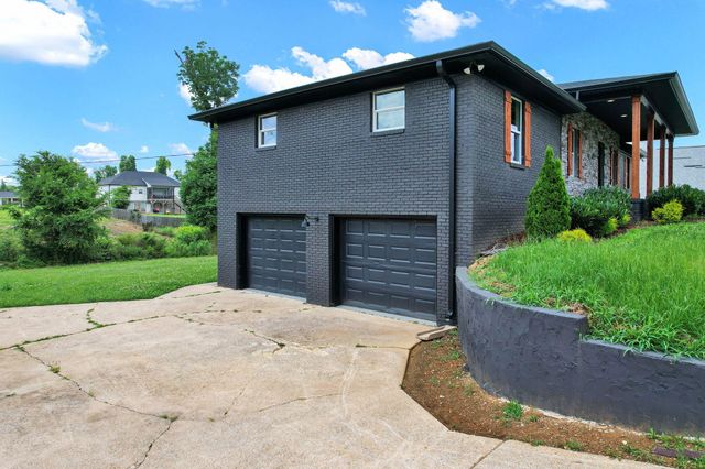 8164 Holly Crest Drive, Chattanooga, TN 37421