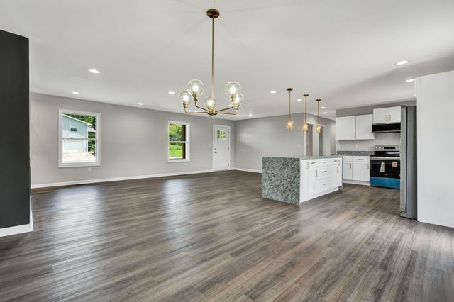 8164 Holly Crest Drive, Chattanooga, TN 37421