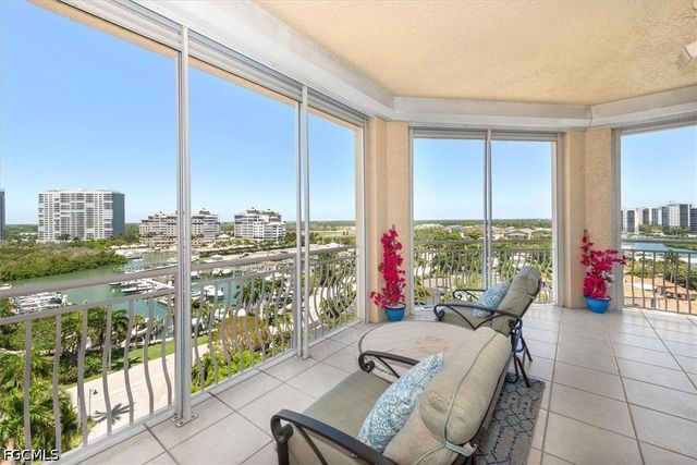425 Dockside DR PH-1, Naples, FL 34110