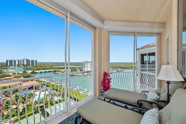425 Dockside DR PH-1, Naples, FL 34110