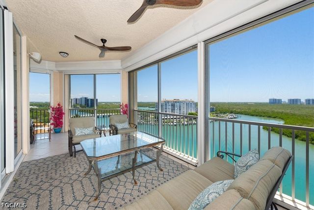 425 Dockside DR PH-1, Naples, FL 34110