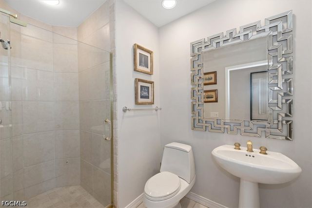 425 Dockside DR PH-1, Naples, FL 34110
