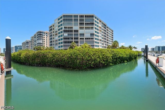 425 Dockside DR PH-1, Naples, FL 34110