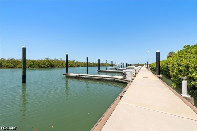 425 Dockside DR PH-1, Naples, FL 34110