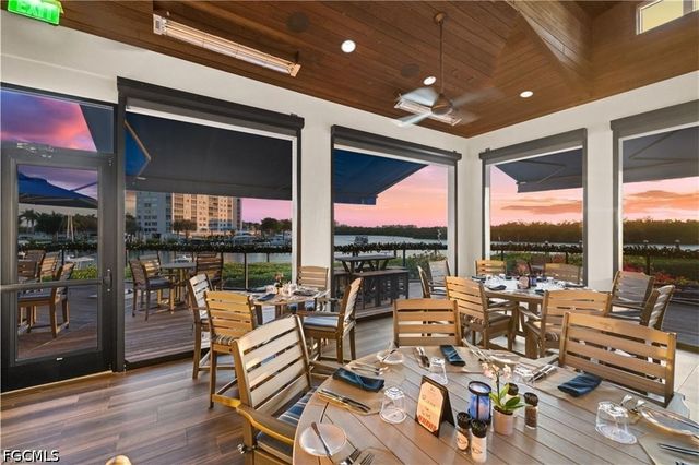 425 Dockside DR PH-1, Naples, FL 34110