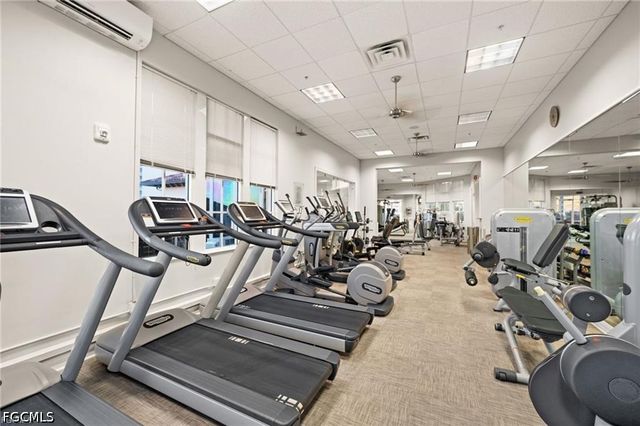 425 Dockside DR PH-1, Naples, FL 34110