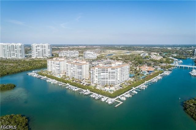 425 Dockside DR PH-1, Naples, FL 34110