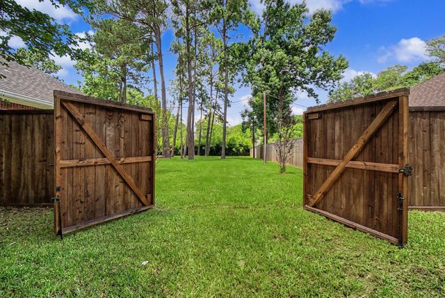 7314 Charred Pine Drive, Magnolia, TX 77354