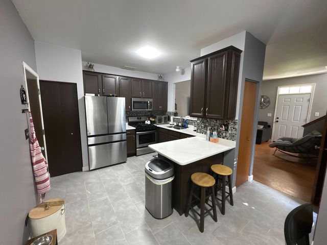 2200 Dalewood Court, Plainfield, IL 60586