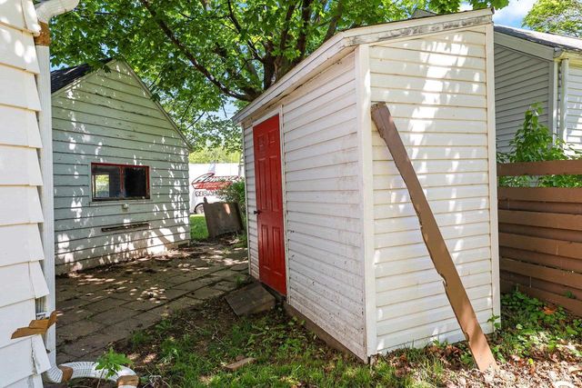 1120 N BADGER AVENUE, Appleton, WI 54914