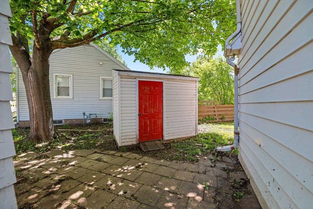 1120 N BADGER AVENUE, Appleton, WI 54914