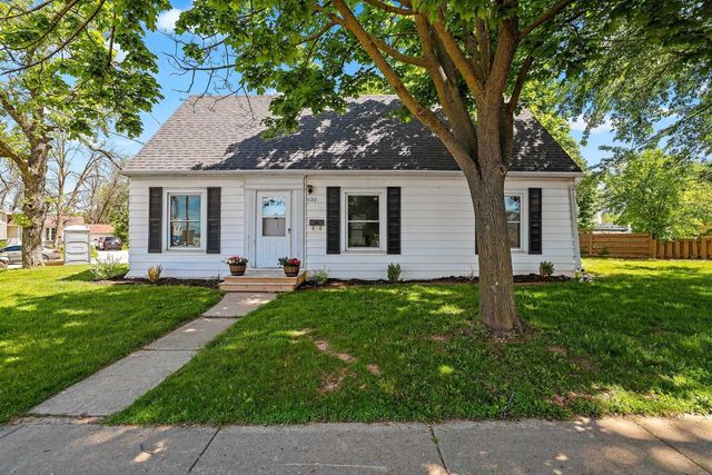 1120 N BADGER AVENUE, Appleton, WI 54914