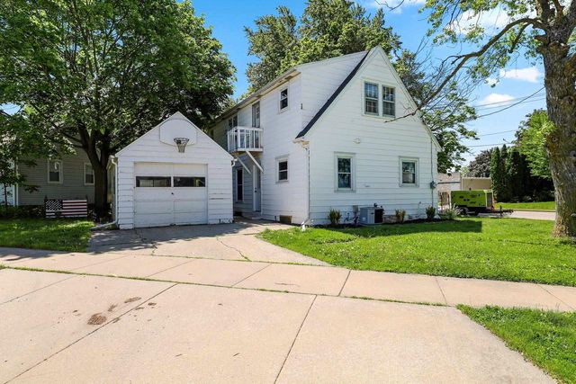 1120 N BADGER AVENUE, Appleton, WI 54914