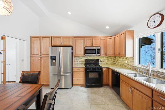 10 Pine Brook Road, Ossining, NY 10562