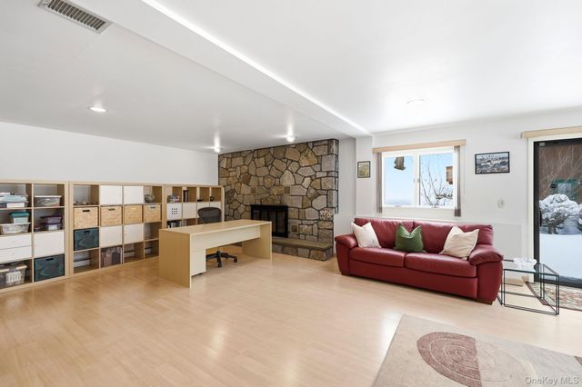 10 Pine Brook Road, Ossining, NY 10562