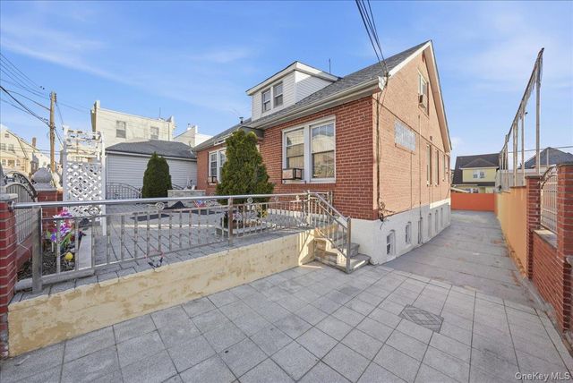 139-72 86th Road, Jamaica, NY 11435