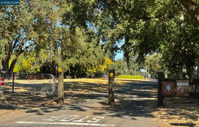 442 Westcliffe Pl., Walnut Creek, CA 94597