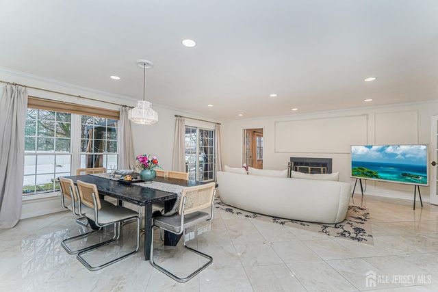 32 Rice Run, East Brunswick, NJ 08816