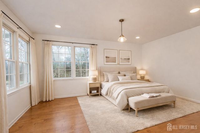 32 Rice Run, East Brunswick, NJ 08816